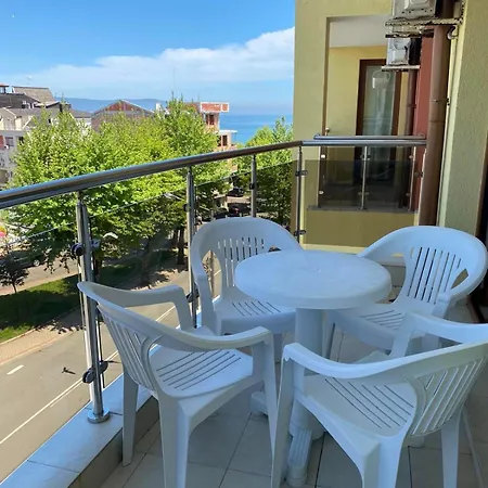 Julia Vigo Panorama *