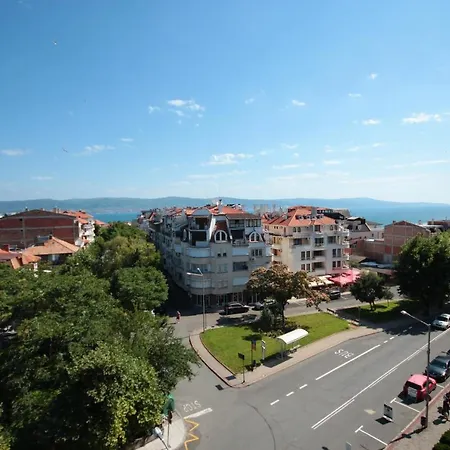 Julia Vigo Panorama *