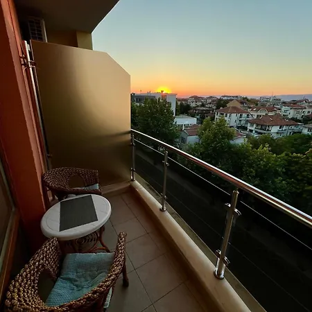 Julia Vigo Panorama Apartment *