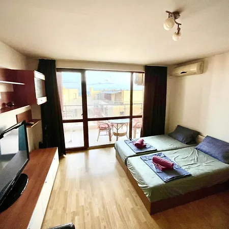 Julia Vigo Panorama *