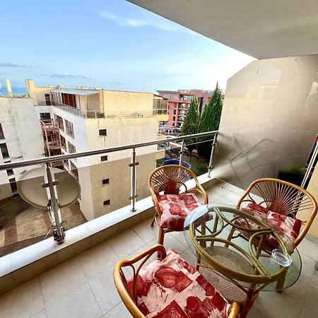 Julia Vigo Panorama * نيسيبار