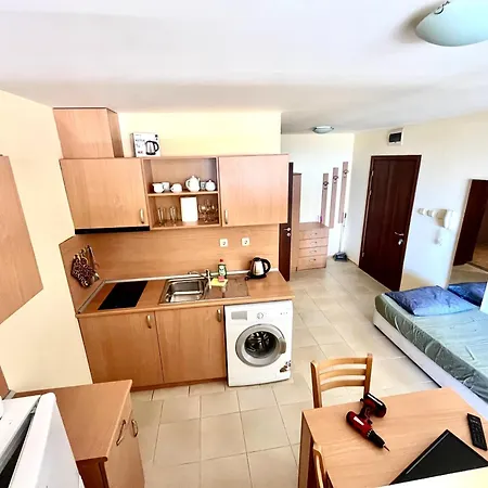 Julia Vigo Panorama نيسيبار